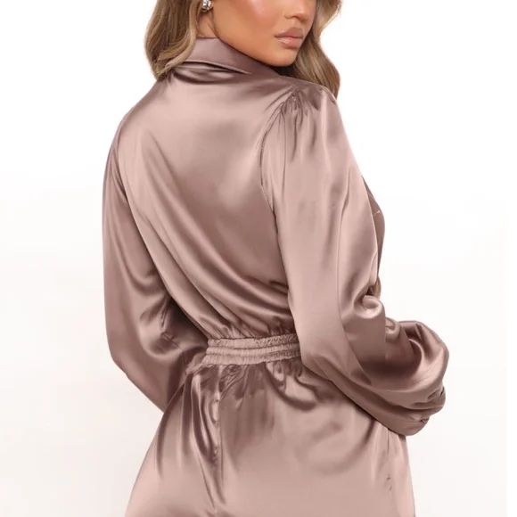 NEW Fashion Nova Satin Jumpsuit Beige/ Mocha (XS) - Picture 2 of 4